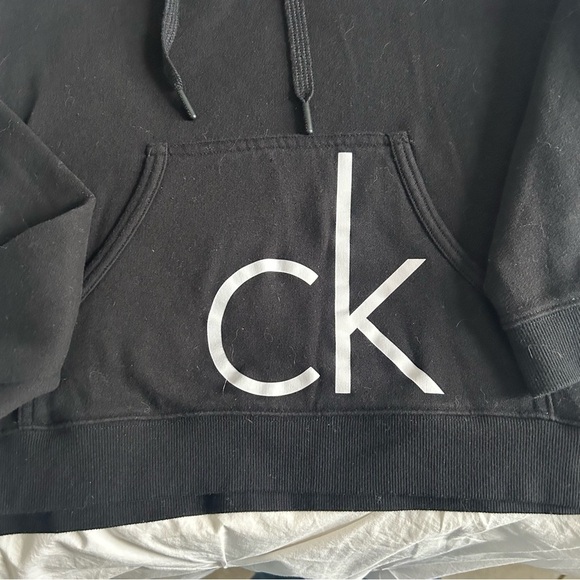 3/$20 Calvin Klein Women’s logo Hoodie - Picture 4 of 4